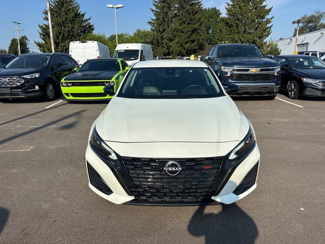 Used 2024 Nissan Altima 2.5 SR FWD image 4