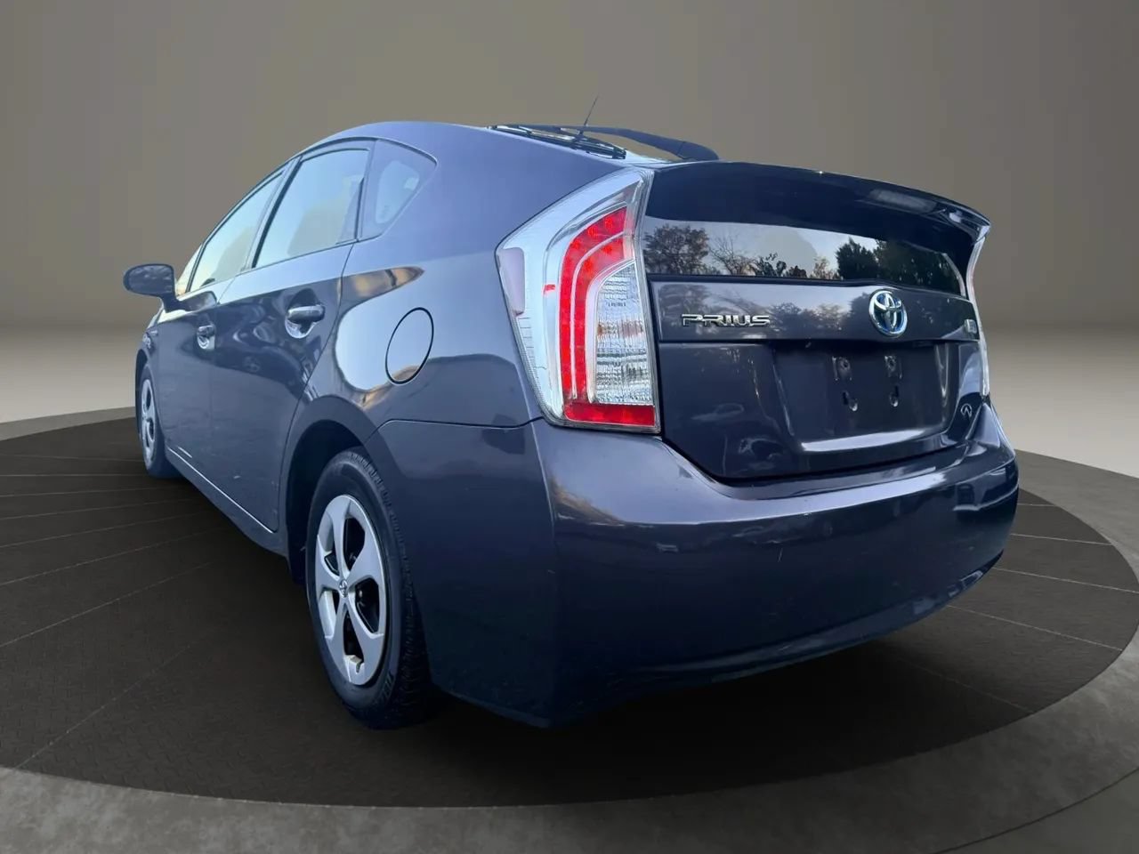Used 2014 Toyota Prius Three w/ Solar Roof Package FWD image 7