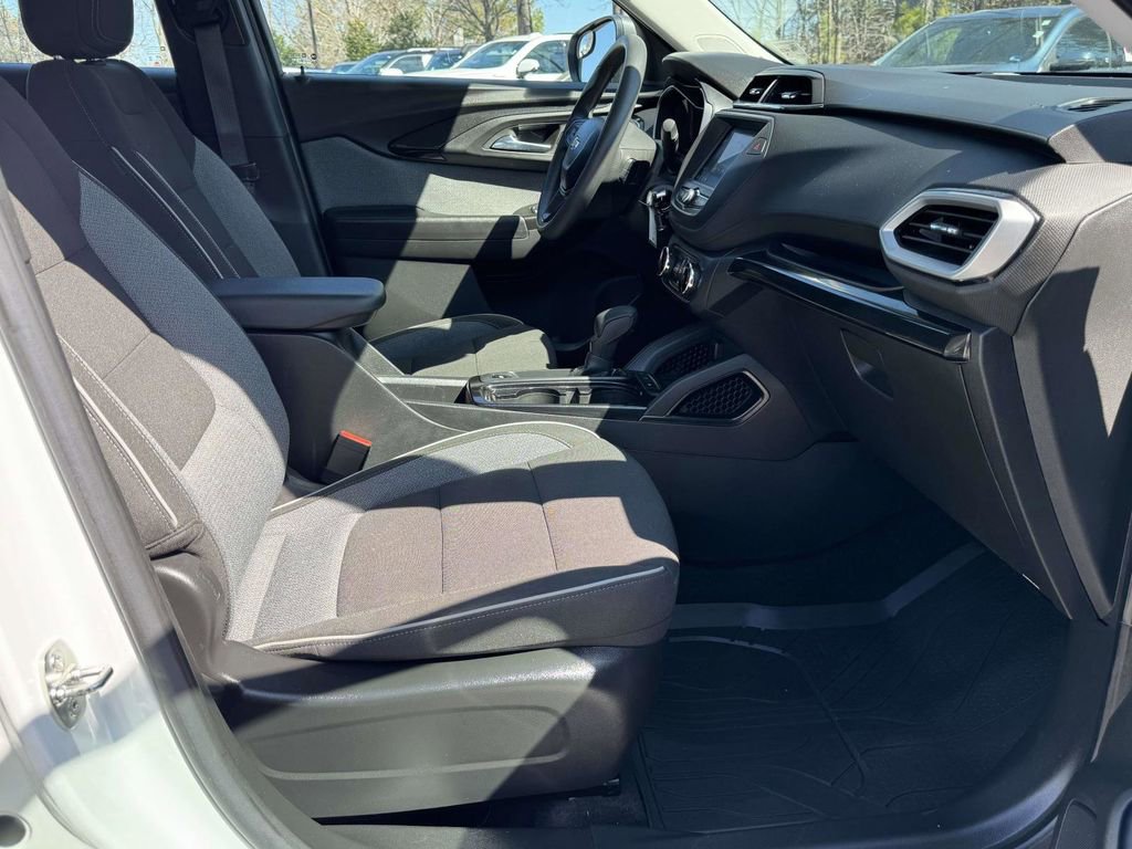 Used 2023 Chevrolet TrailBlazer LS image 14