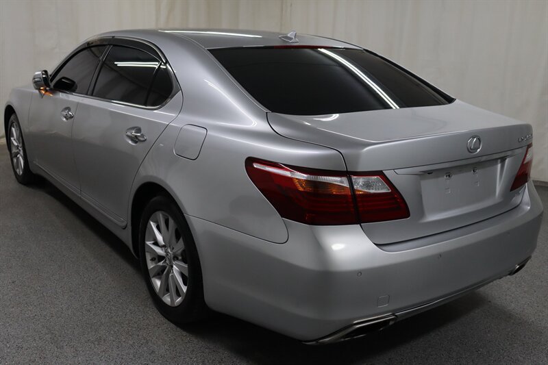 Used 2012 Lexus LS 460 L w/ Rear Seat Upgrade Pkg AWD/4WD image 4