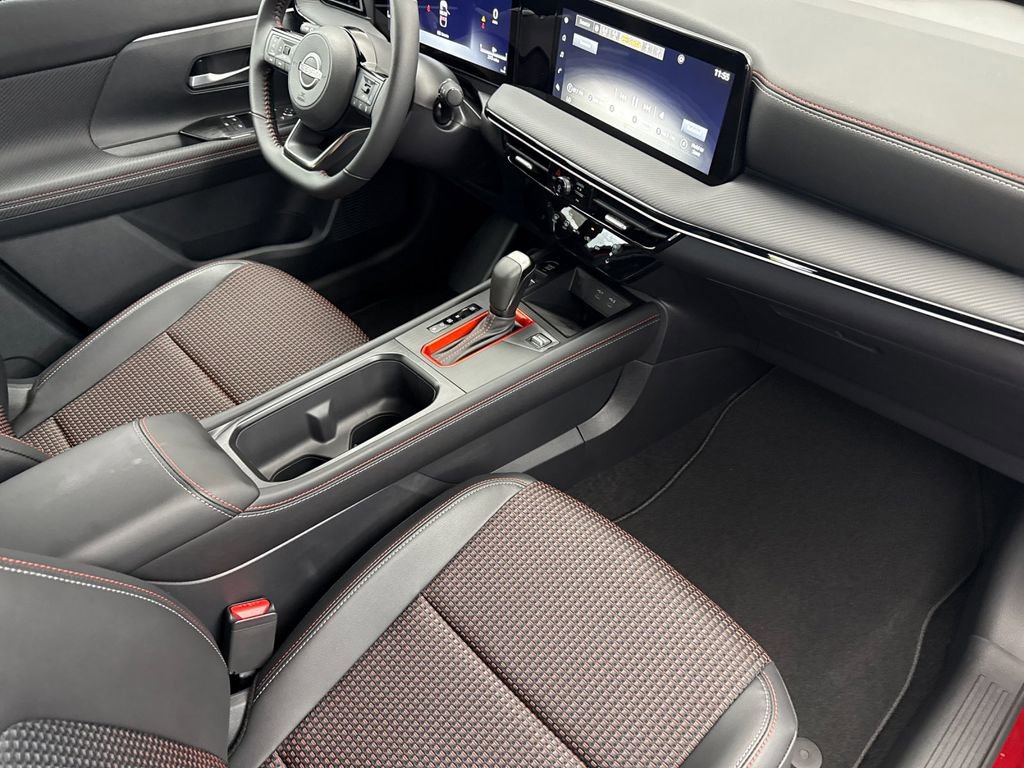 New 2025 Nissan Kicks SR FWD image 15