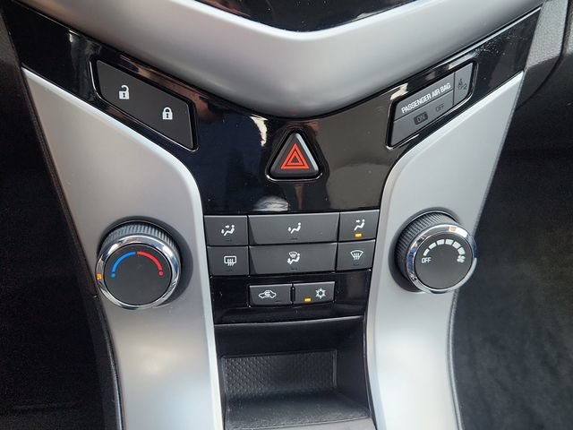 Used 2013 Chevrolet Cruze LS FWD image 40