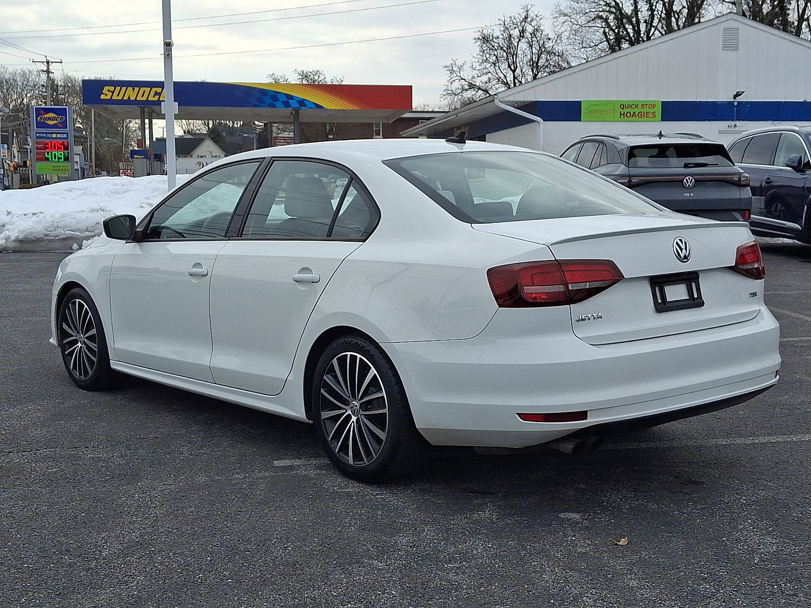 Used 2016 Volkswagen Jetta Sport w/ Lighting Package image 4