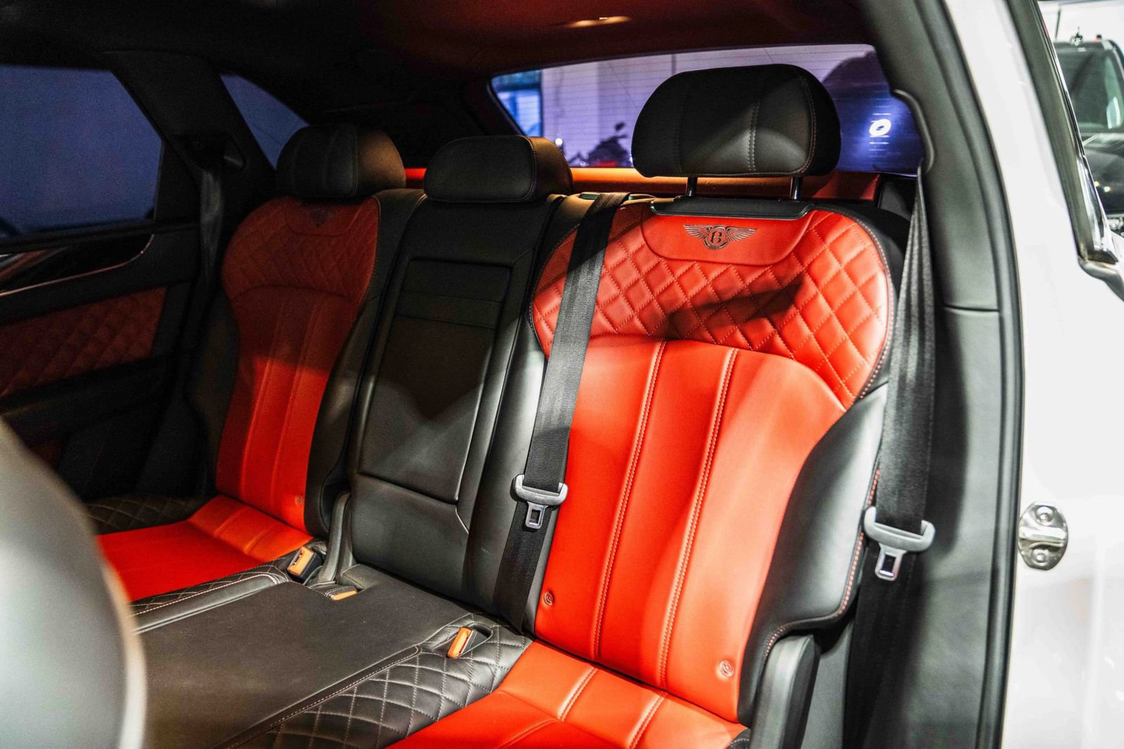 Used 2019 Bentley Bentayga AWD/4WD image 37