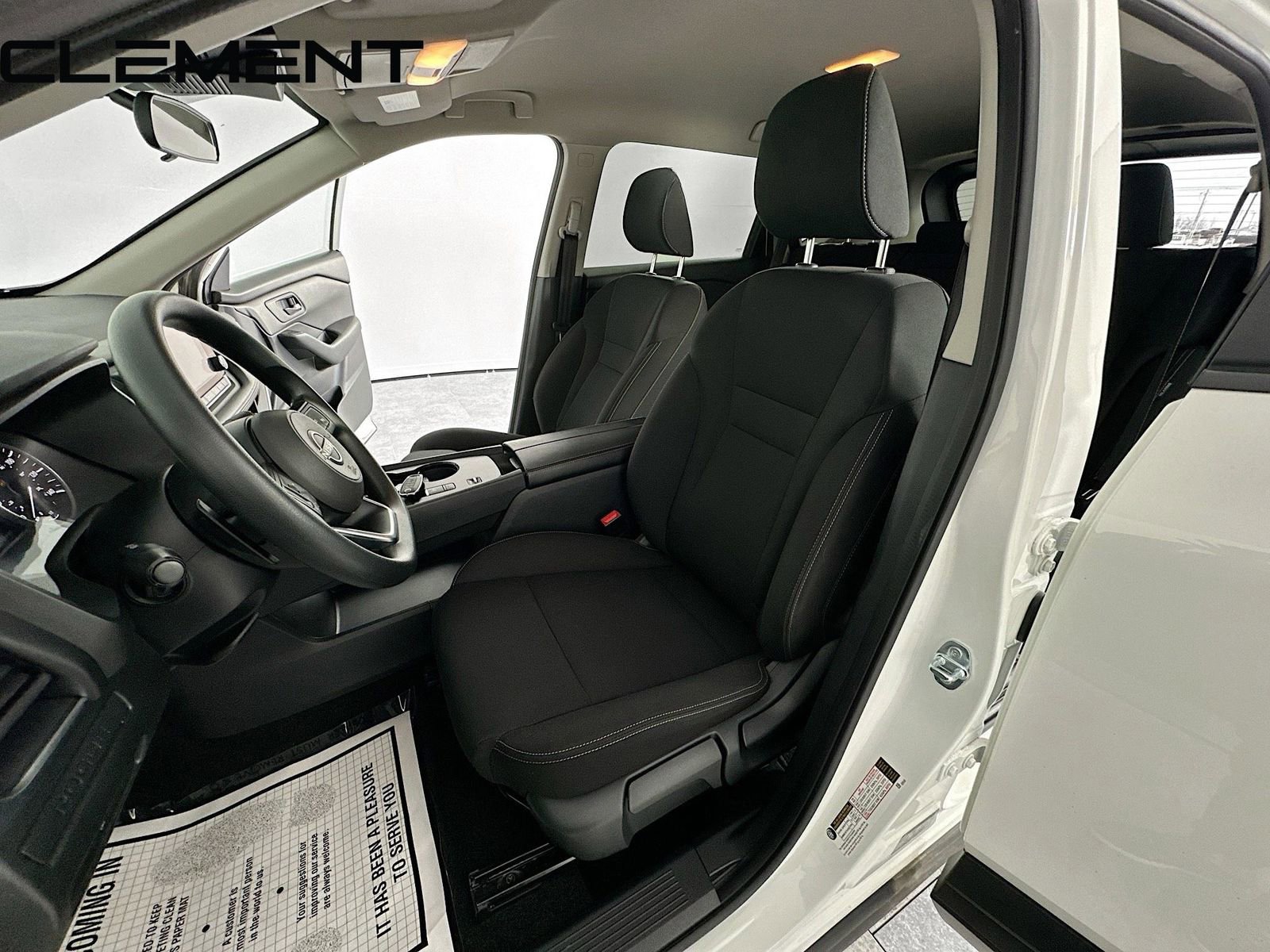 Used 2024 Nissan Rogue S image 27