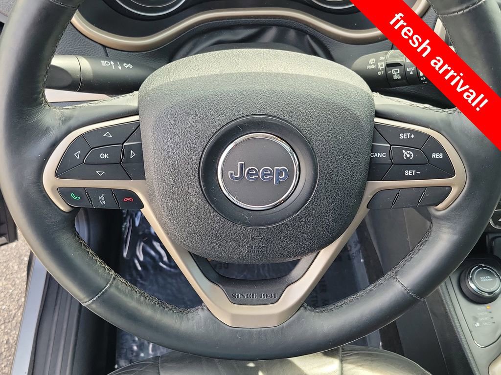 Used 2015 Jeep Cherokee Limited image 23