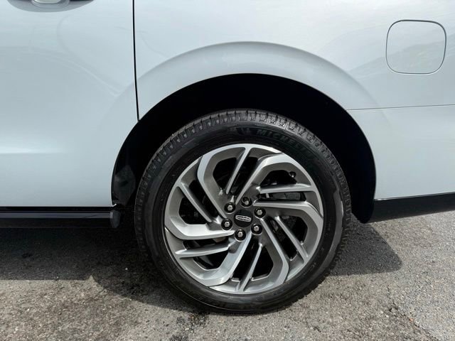Used 2025 Lincoln Navigator L Reserve AWD/4WD image 7