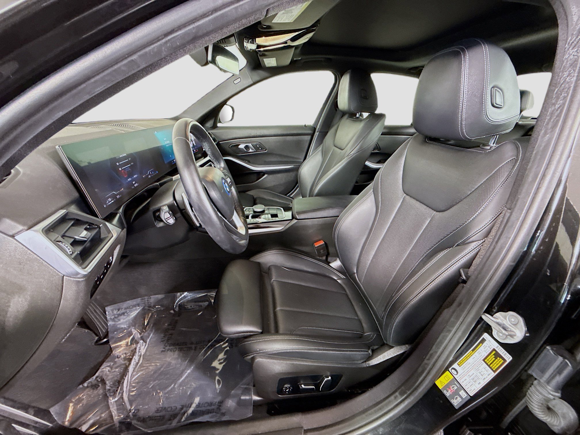 Used 2024 BMW 330e image 22