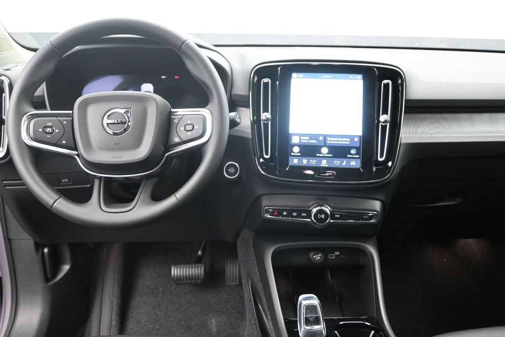 New 2026 Volvo XC40 B5 Plus w/ Climate Package AWD/4WD image 16