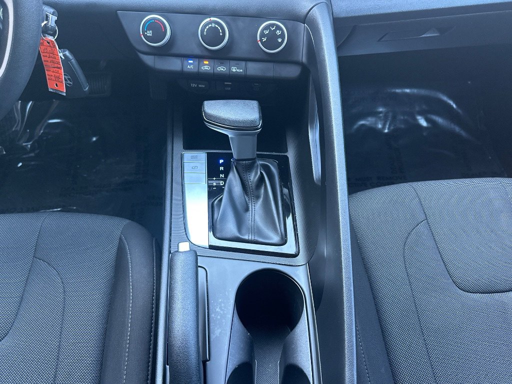 Used 2024 Hyundai Elantra SE image 29