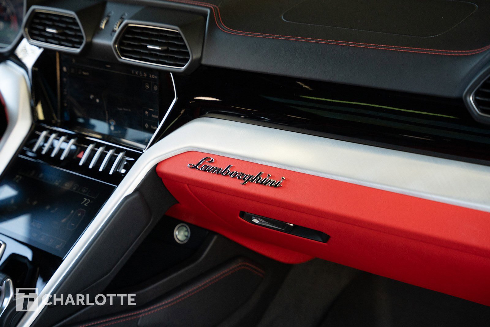 Used 2021 Lamborghini Urus image 31