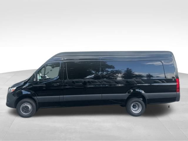 New 2025 Mercedes-Benz Sprinter 4500 image 2