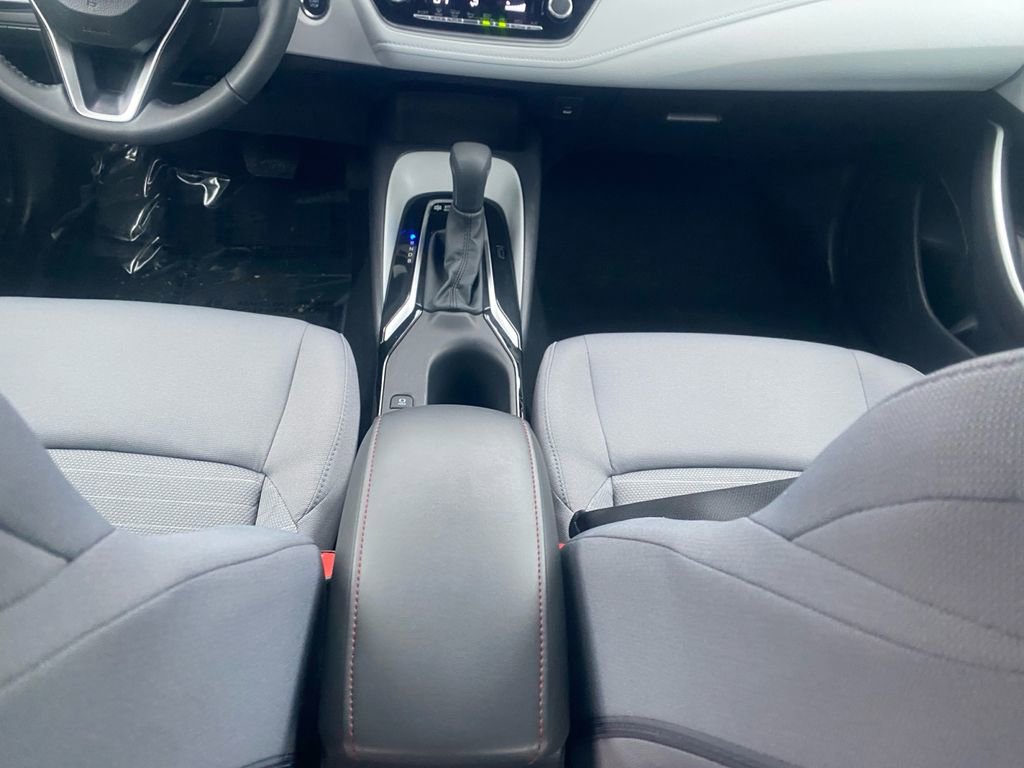 Used 2025 Toyota Corolla SE image 11