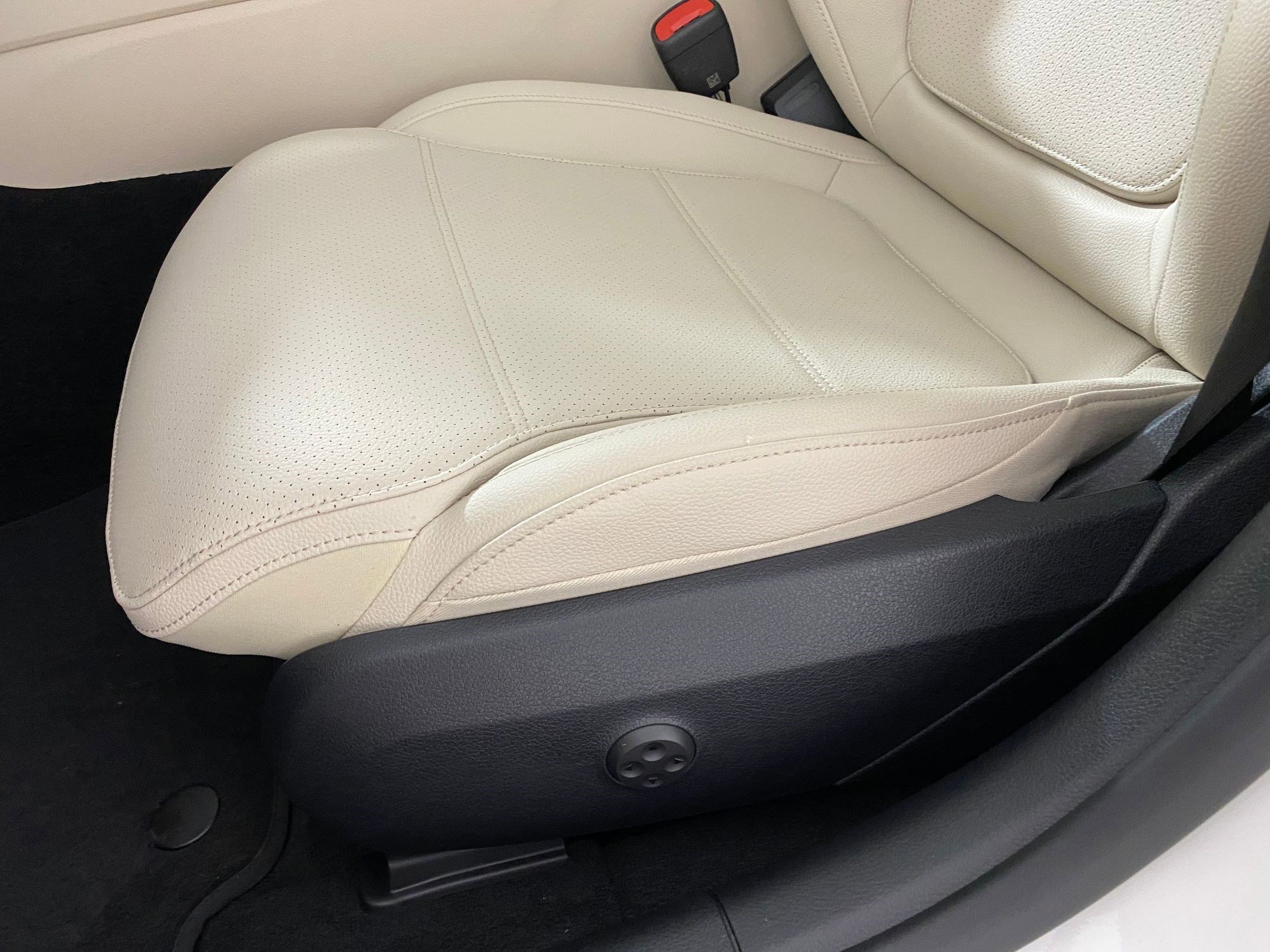 Used 2025 Mercedes-Benz C 300 4MATIC Sedan image 12