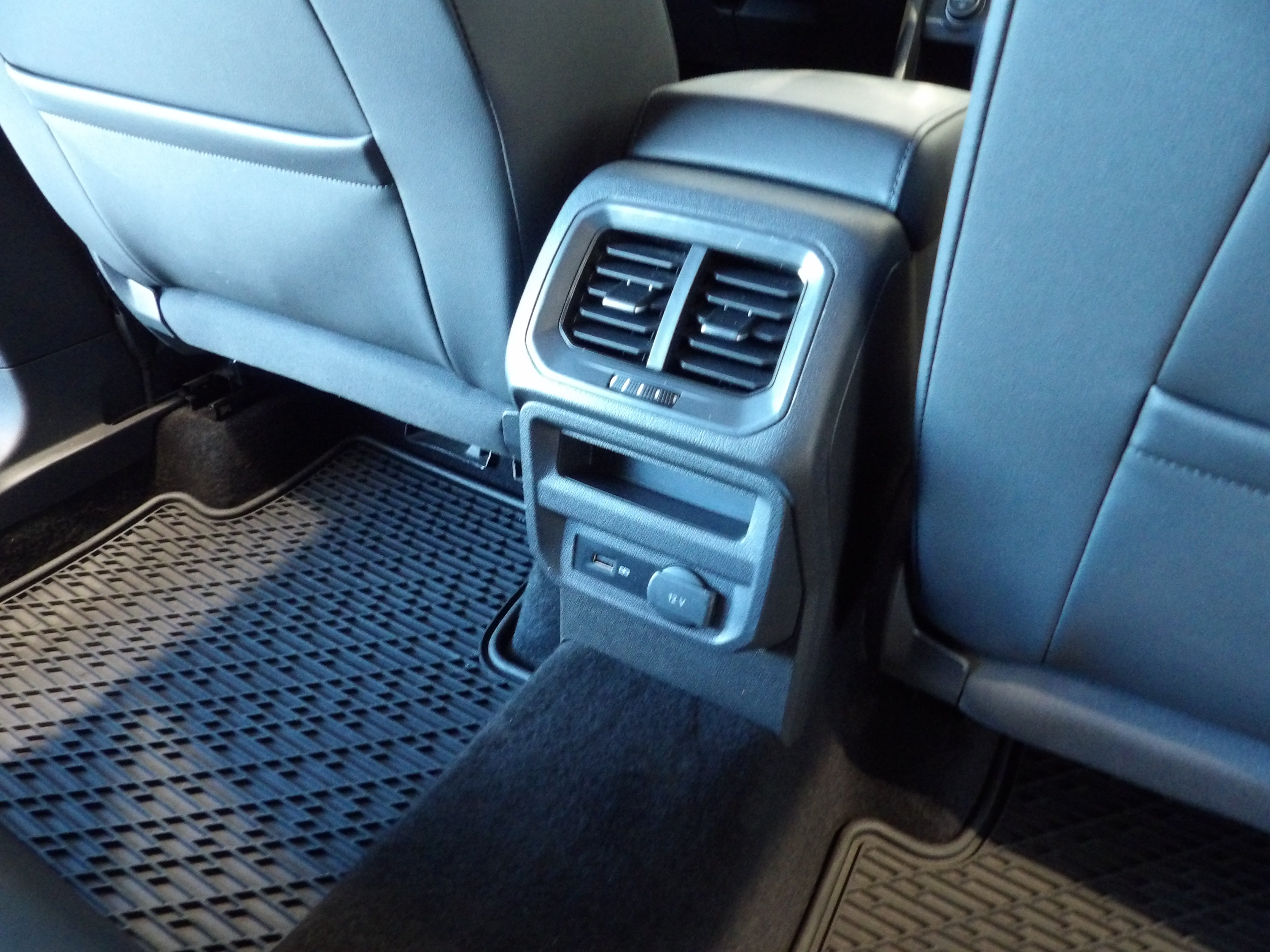 Used 2019 Volkswagen Tiguan SE AWD/4WD image 21