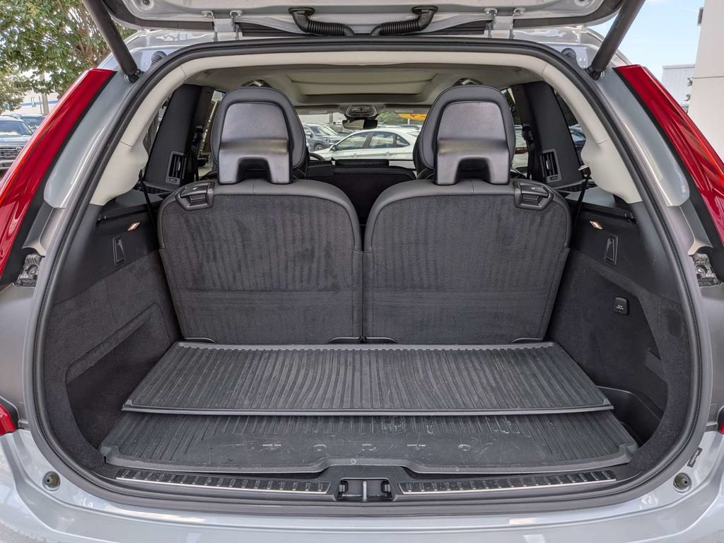 Used 2024 Volvo XC90 B6 Plus AWD/4WD image 13