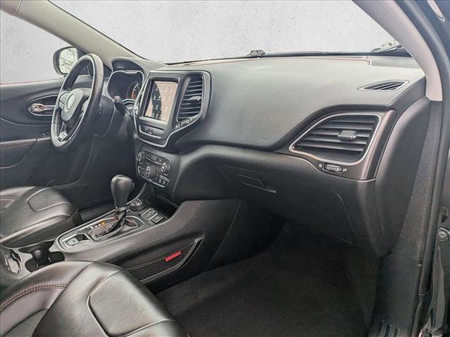 Used 2019 Jeep Cherokee Trailhawk w/ Cold Weather Group image 19