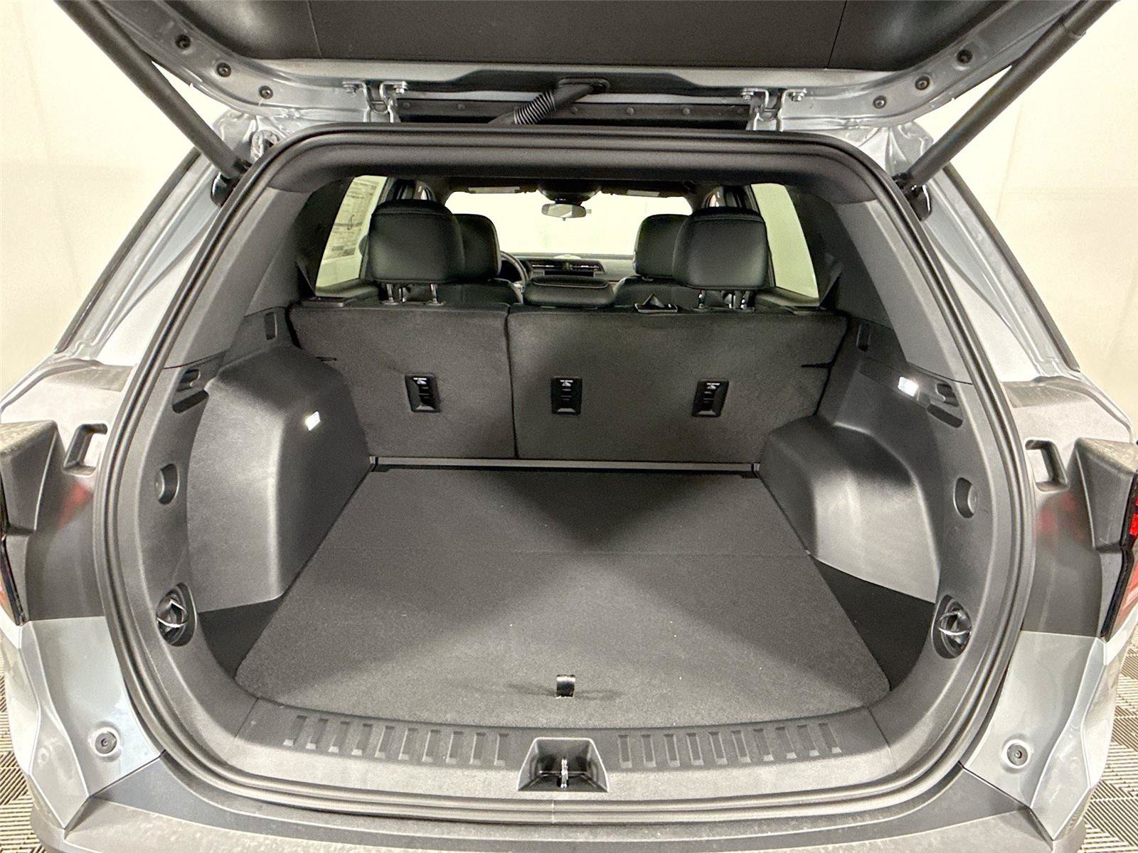 New 2026 GMC Terrain Elevation w/ Elevation Premium Package AWD/4WD image 18