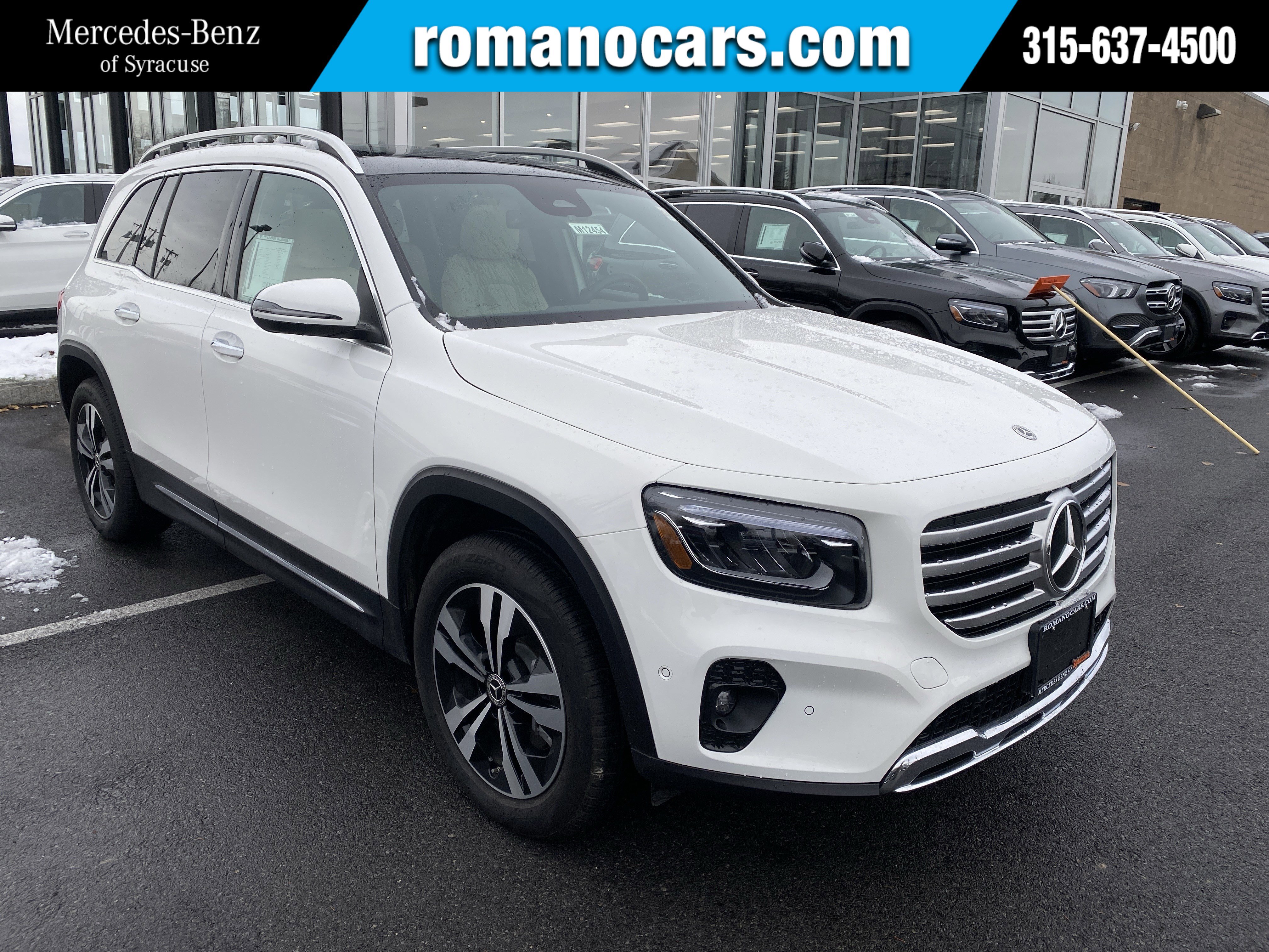 Used 2025 Mercedes-Benz GLB 250 4MATIC image 1