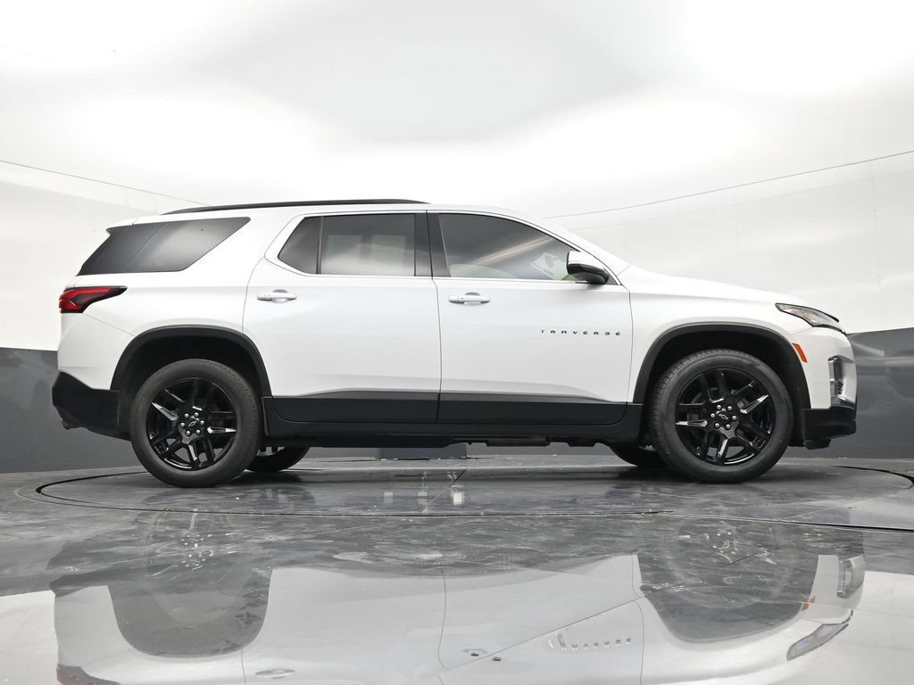 Used 2022 Chevrolet Traverse LT FWD image 25