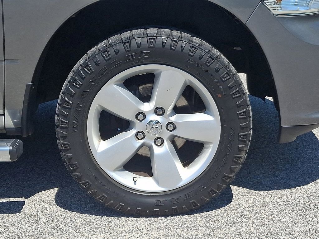 Used 2013 RAM 1500 Express AWD/4WD image 10