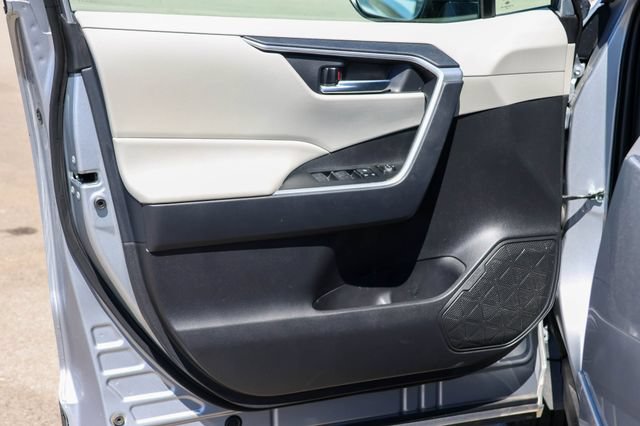 Used 2025 Toyota RAV4 XLE FWD image 10