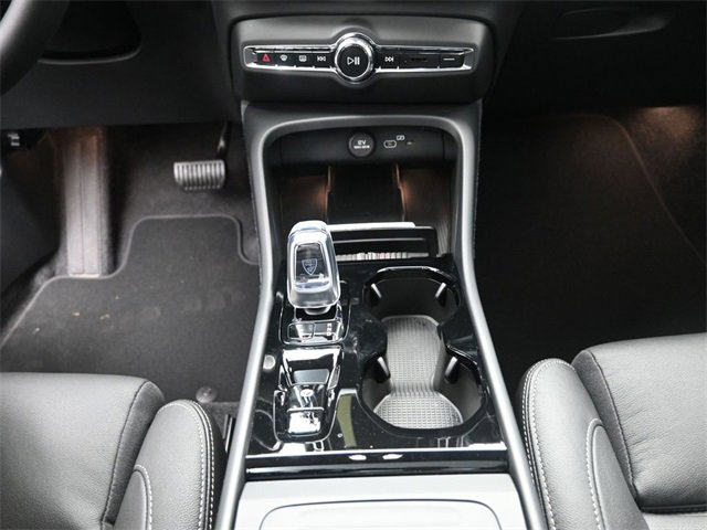 Used 2024 Volvo XC40 B5 Plus w/ Protection Package Premier image 13