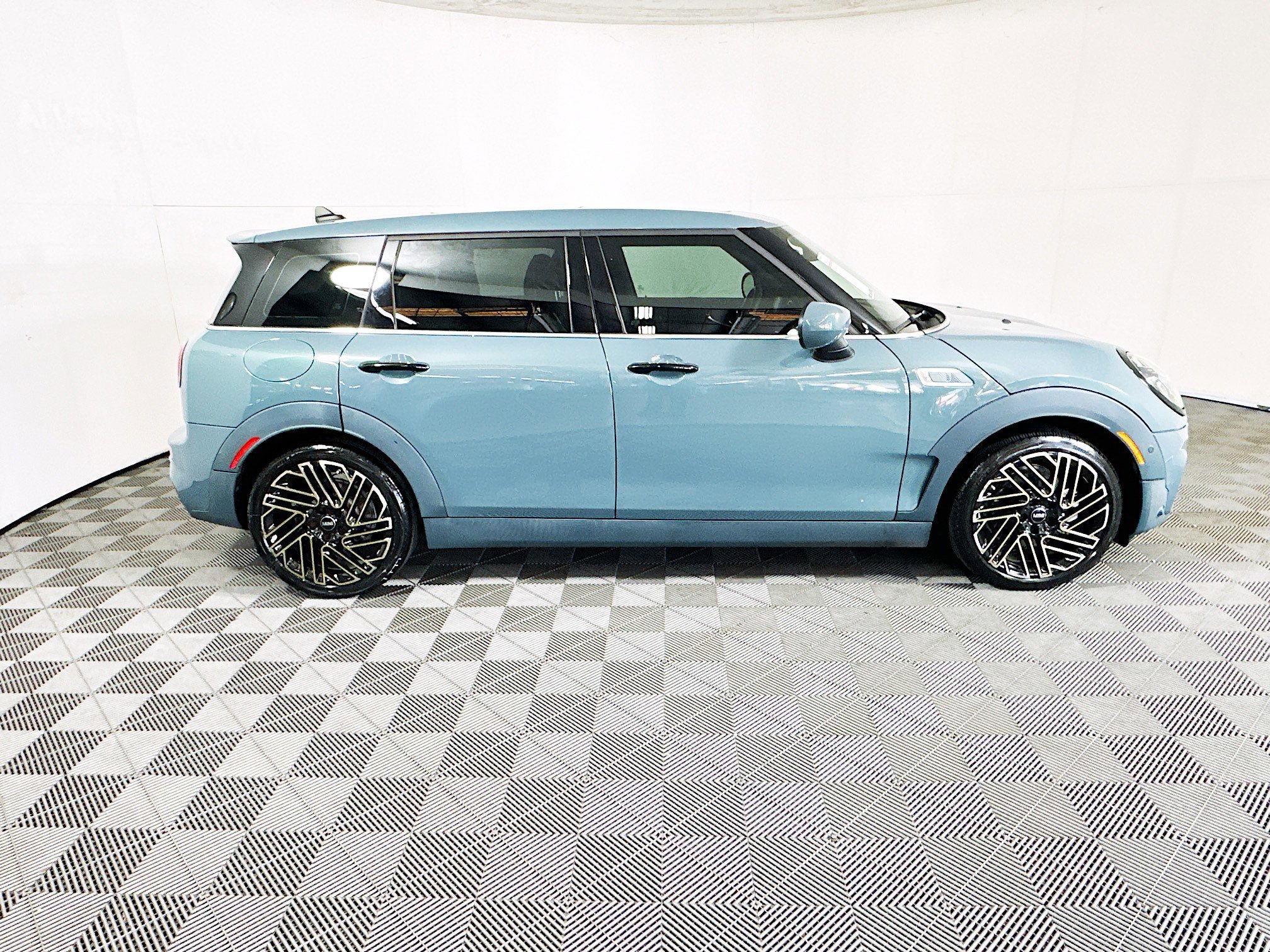 Used 2024 MINI Cooper Clubman S w/ MINI Untold Edition image 2