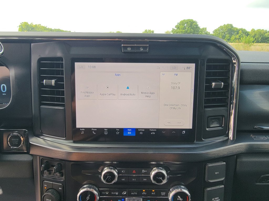 New 2025 Ford F250 Lariat w/ Black Appearance Package image 24