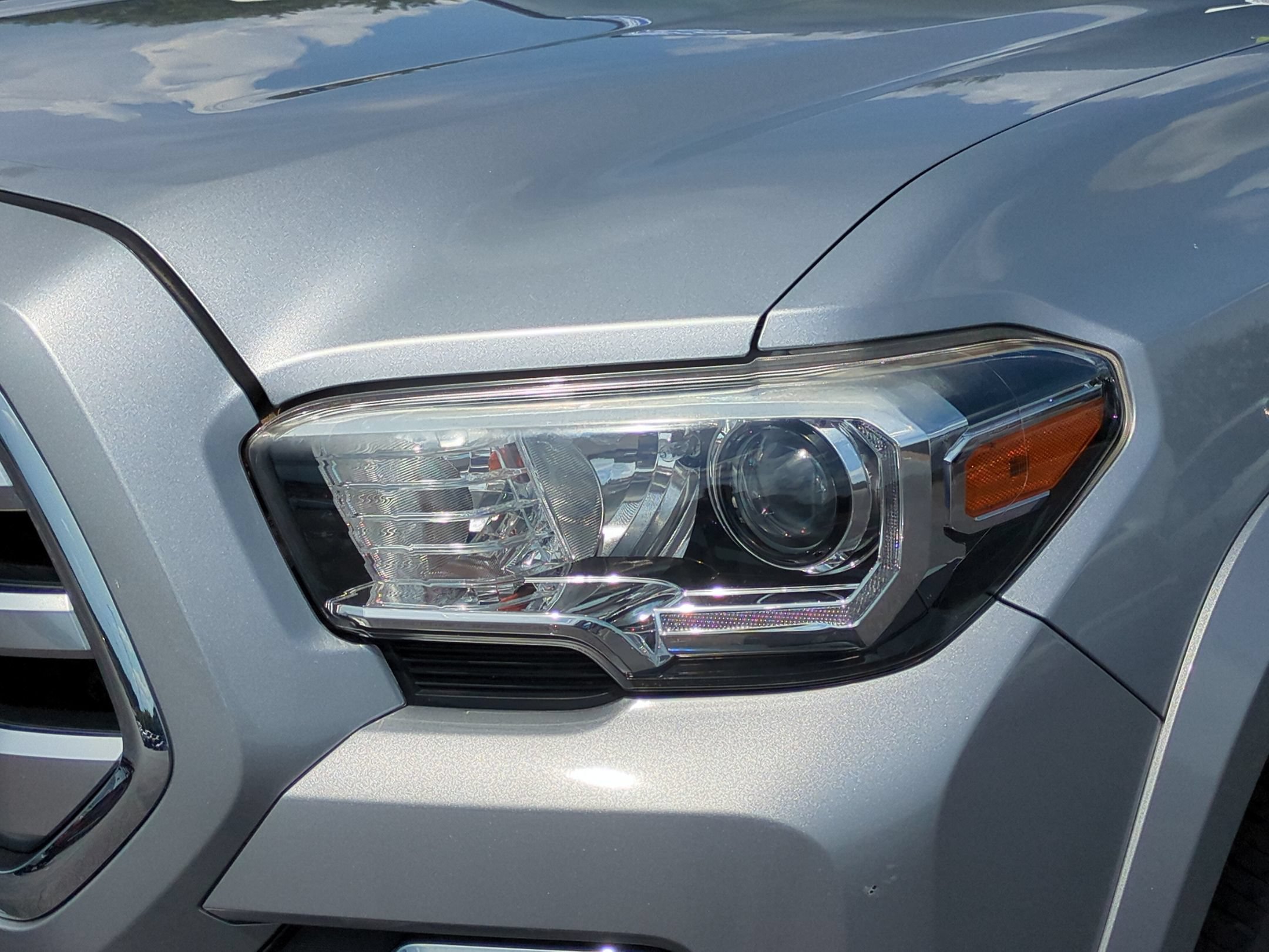 Used 2019 Toyota Tacoma Limited AWD/4WD image 6