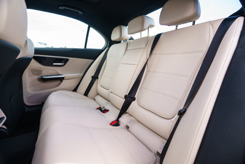 Used 2026 Mercedes-Benz C 300 4MATIC Sedan image 33