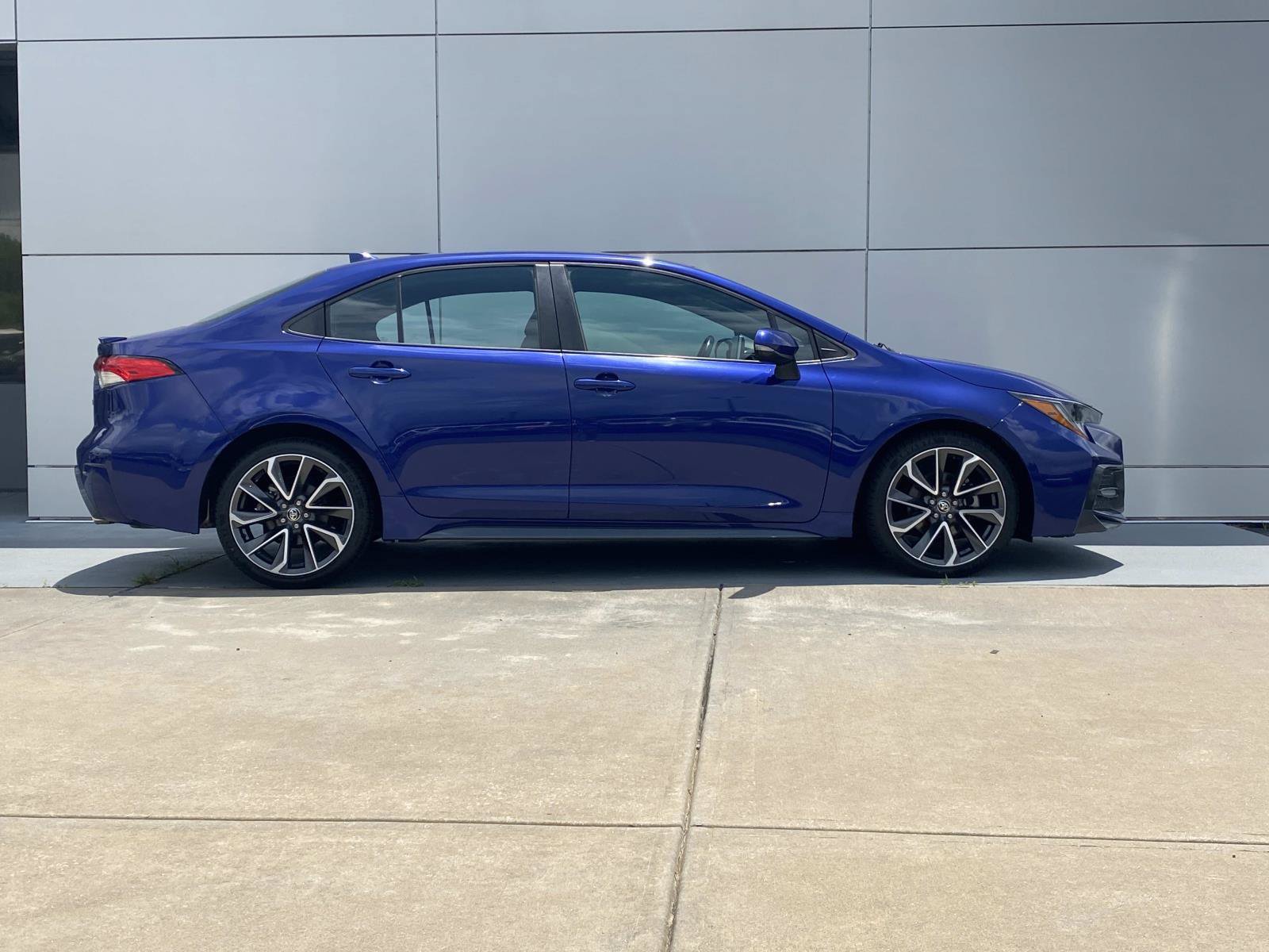 Used 2021 Toyota Corolla SE FWD image 3