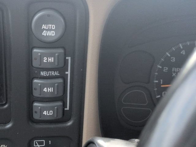 Used 2003 Chevrolet Tahoe LT AWD/4WD image 22