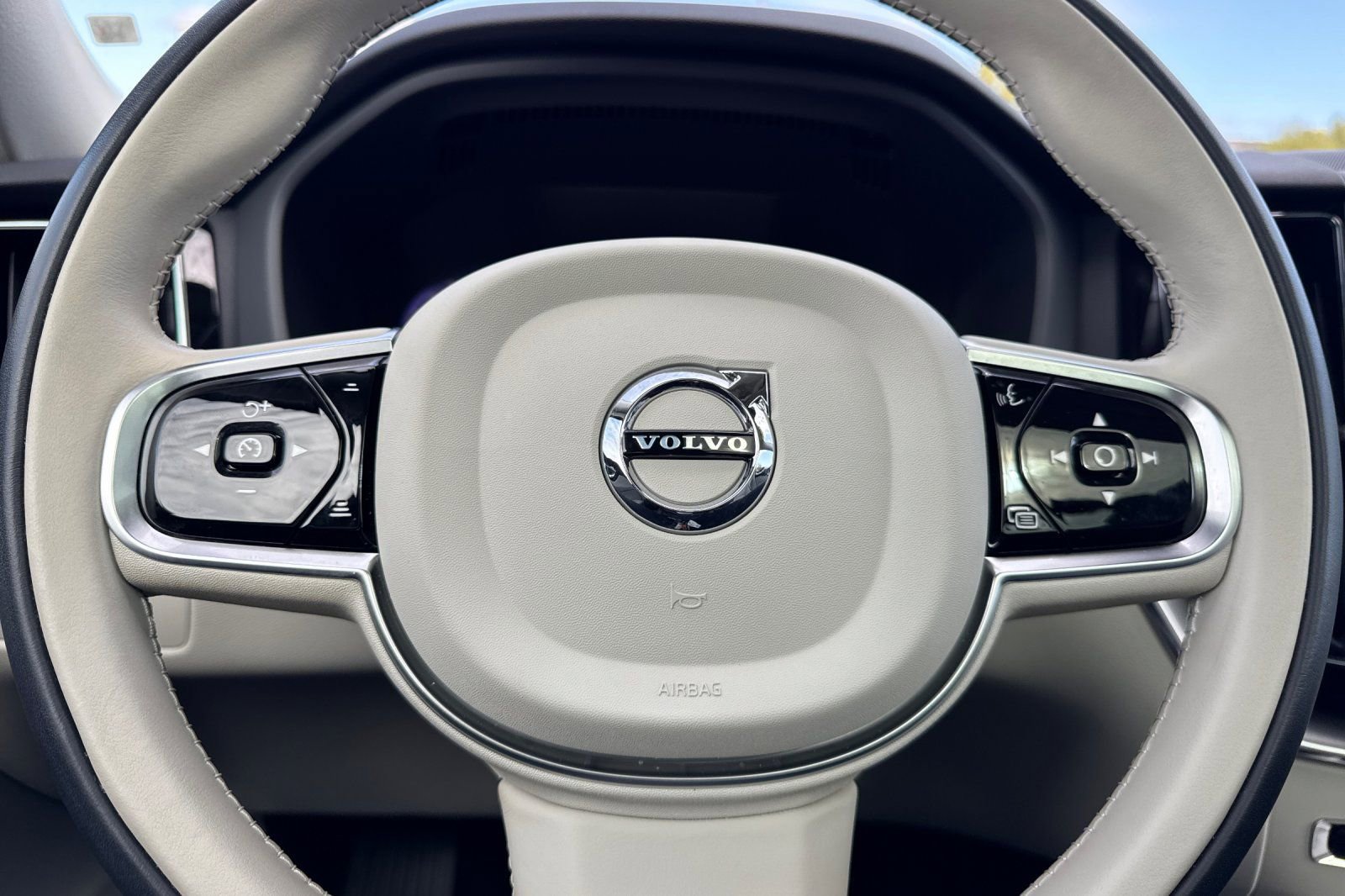 Certified 2023 Volvo XC60 B5 Core w/ Climate Package AWD/4WD image 27