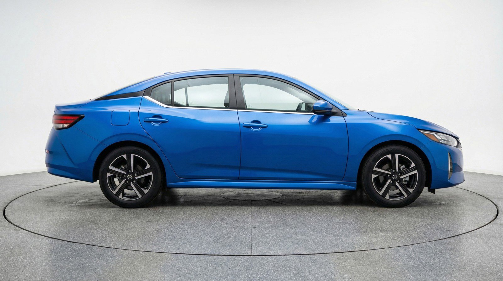 Used 2025 Nissan Sentra SV FWD image 11
