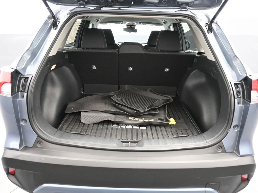 Certified 2022 Toyota Corolla Cross LE AWD/4WD image 21