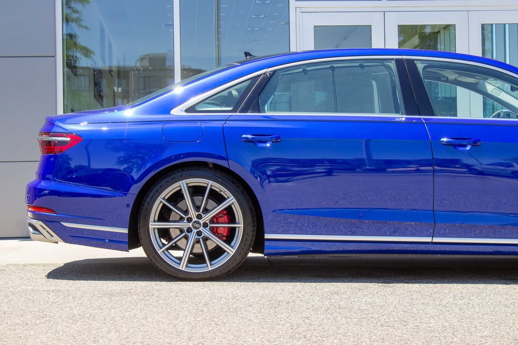 Used 2023 Audi S8 w/ S8 Comfort Plus Package AWD/4WD image 6