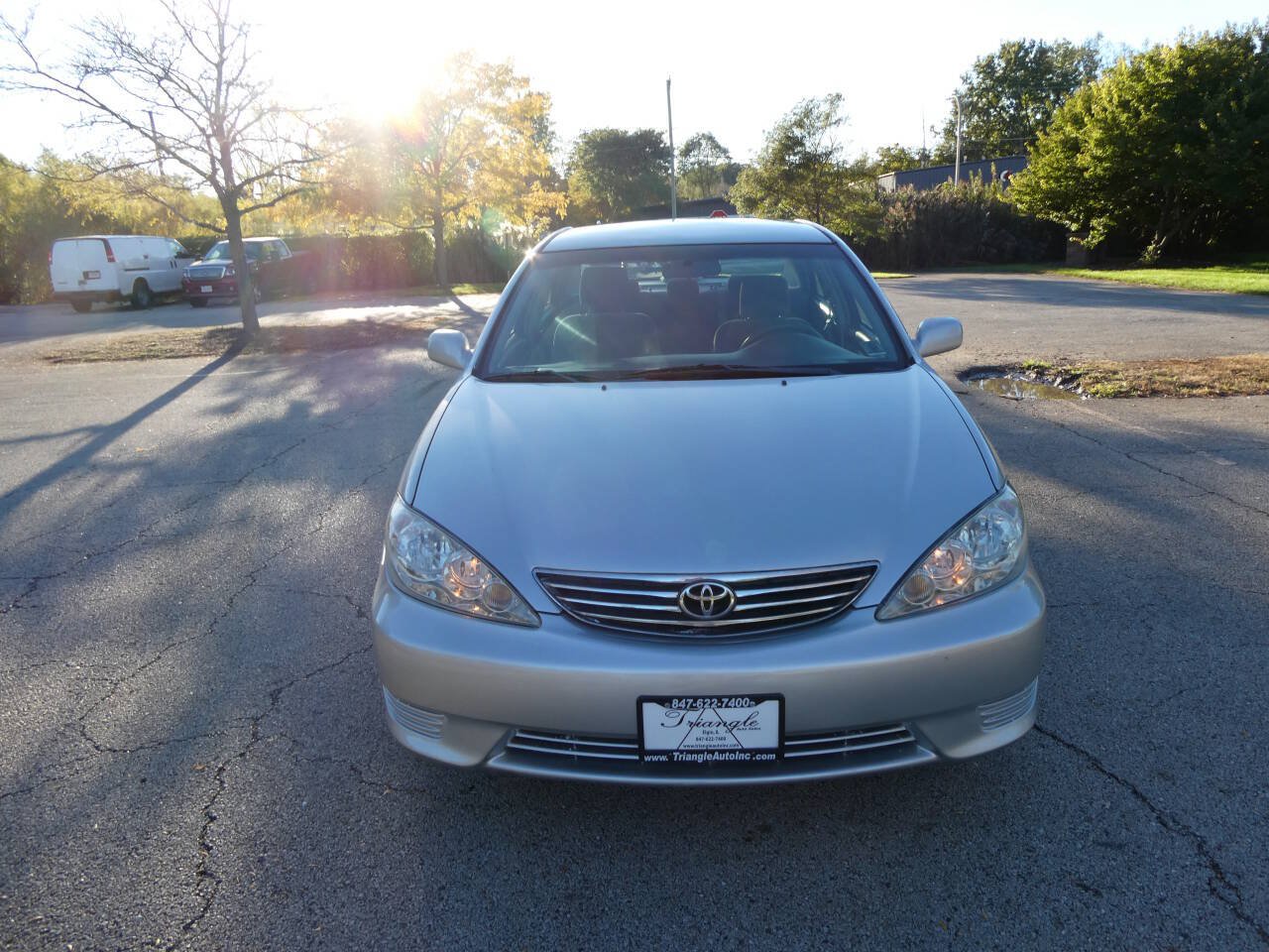 Used 2005 Toyota Camry LE FWD image 2