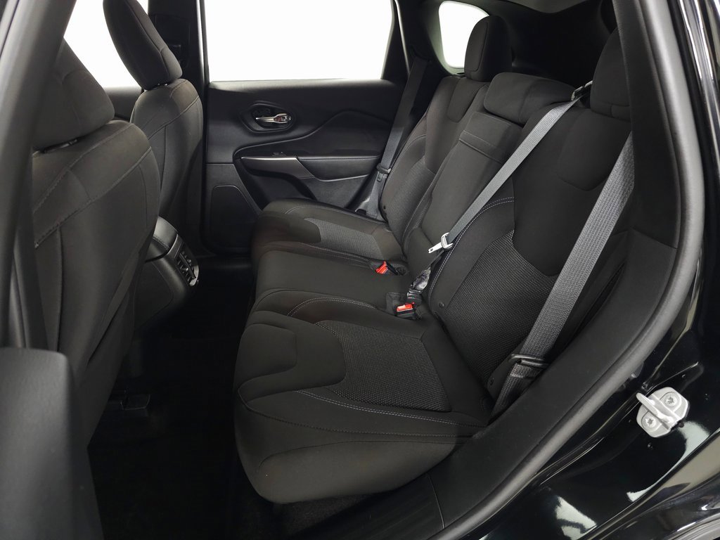 Used 2019 Jeep Cherokee Latitude w/ Popular Appearance Group image 27