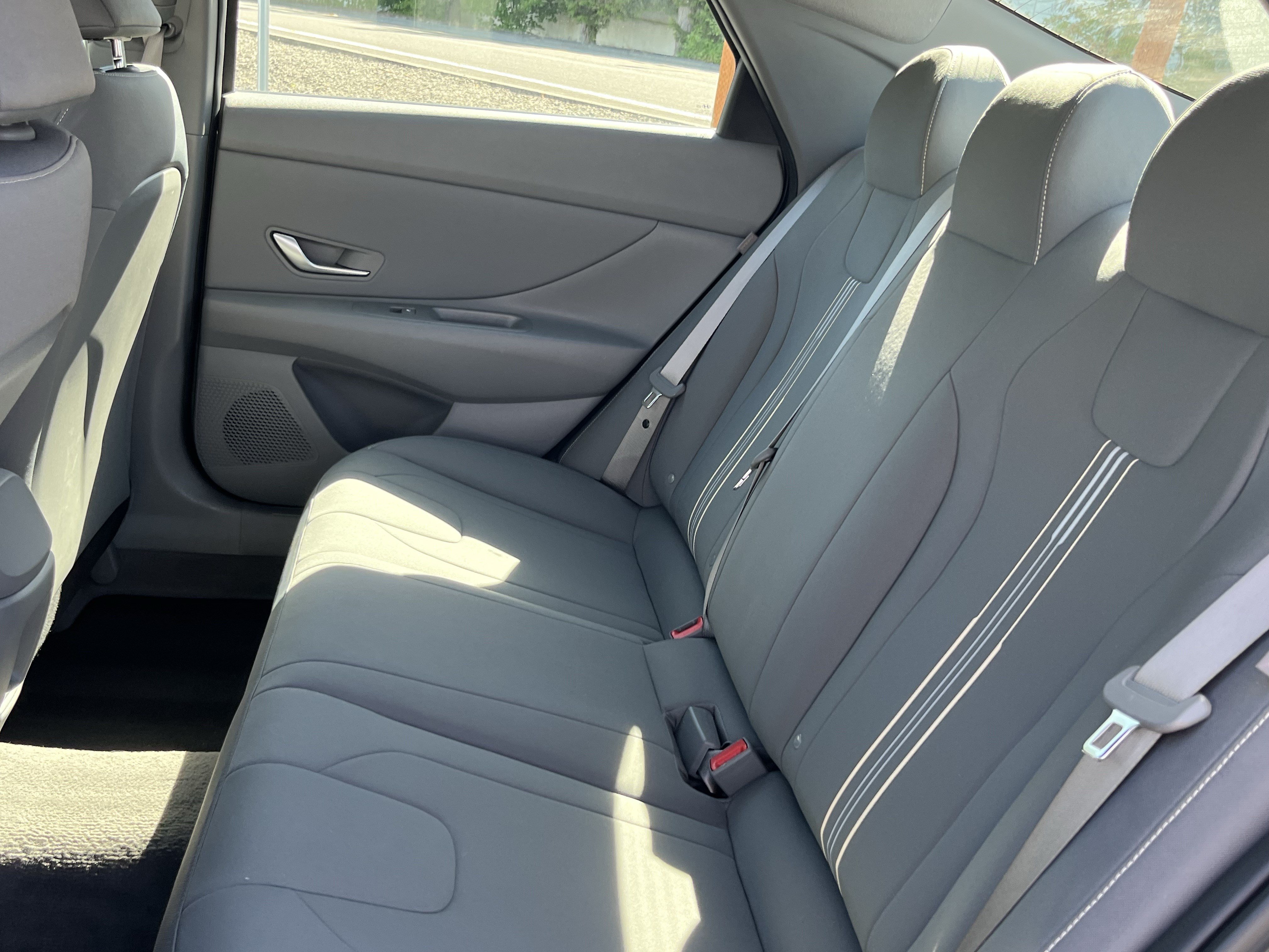 Certified 2025 Hyundai Elantra Hybrid FWD image 14