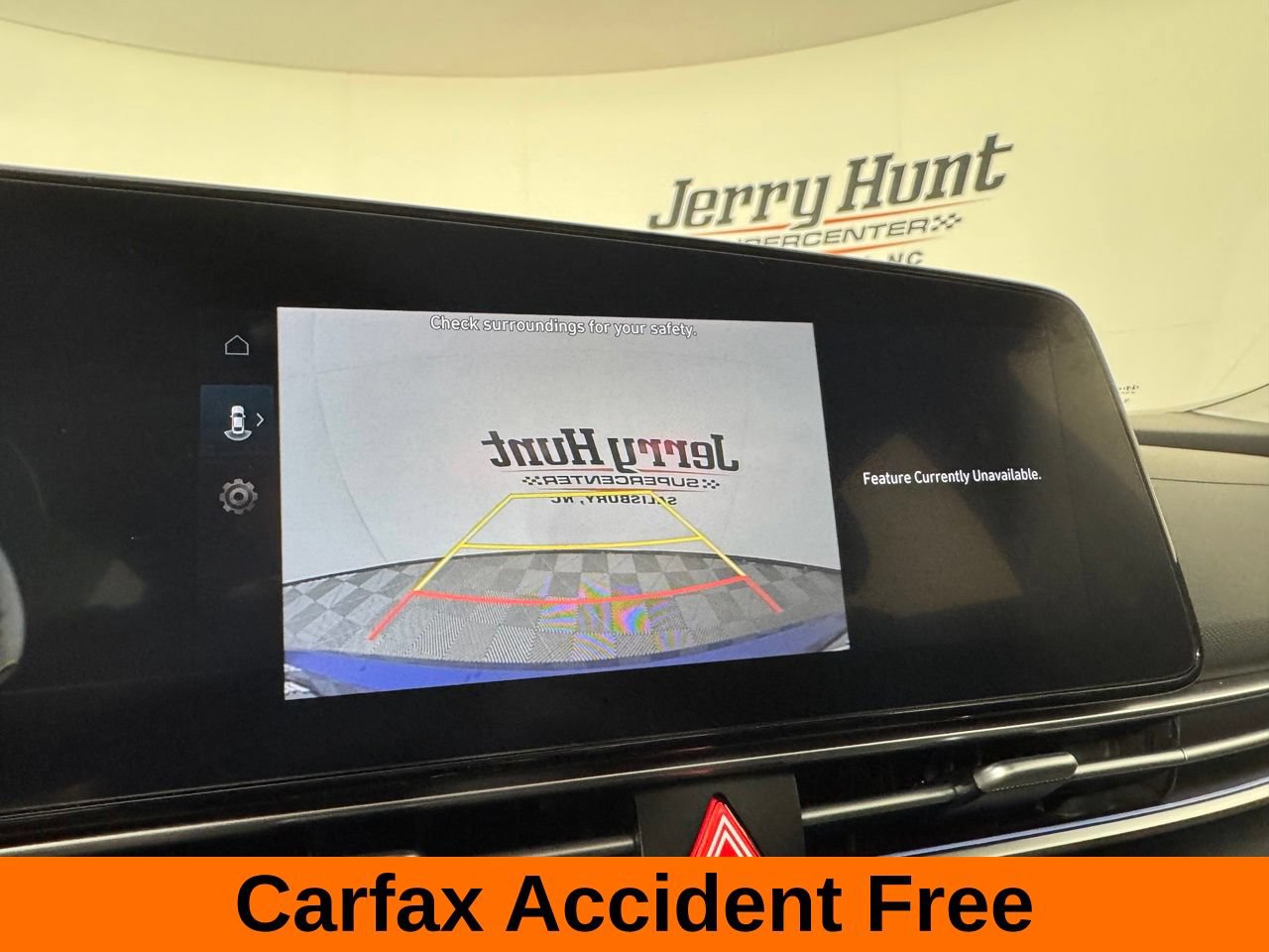 Used 2024 Hyundai Elantra SEL FWD image 3