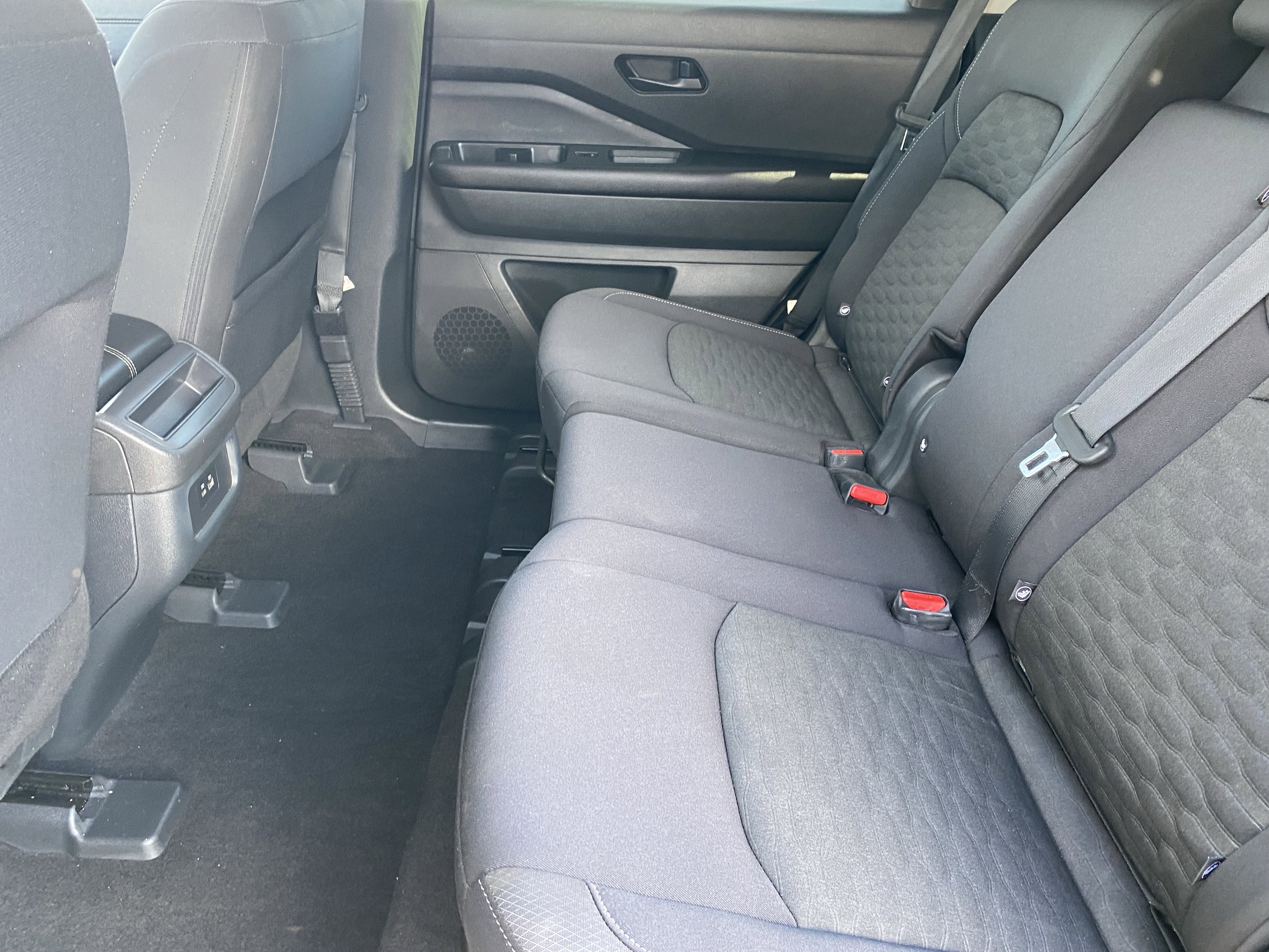 Used 2023 Nissan Pathfinder S image 15