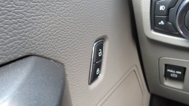 Used 2017 Ford F150 XLT image 26