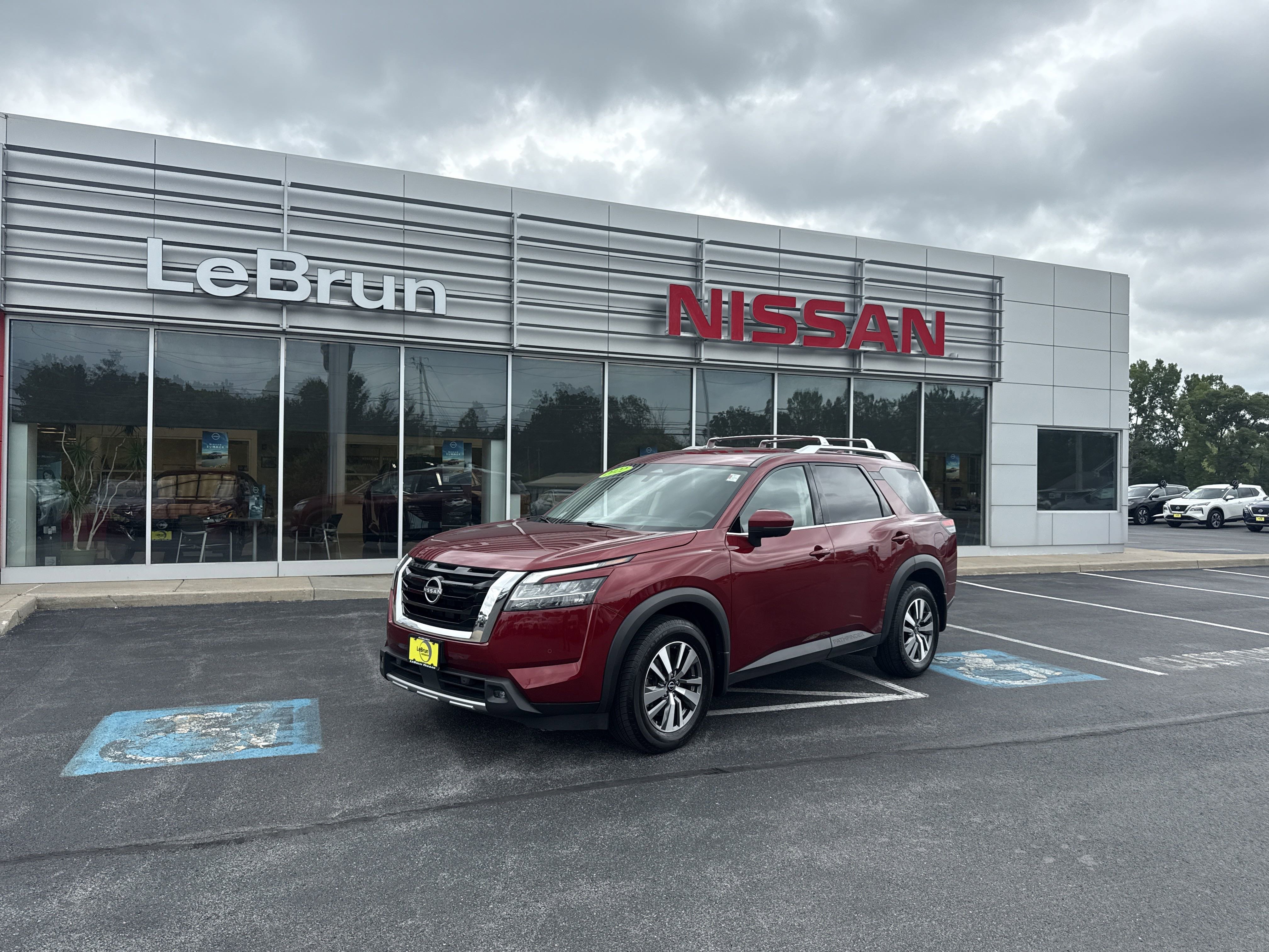 Used 2022 Nissan Pathfinder SL