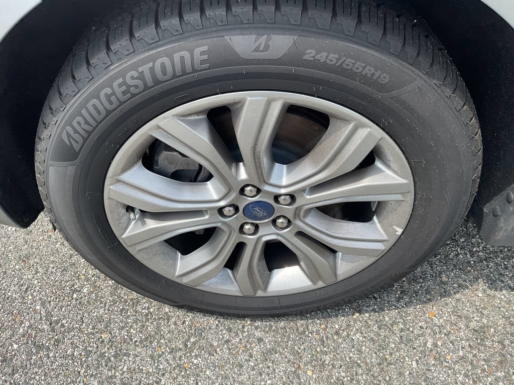 Used 2022 Ford Edge Titanium AWD/4WD image 5