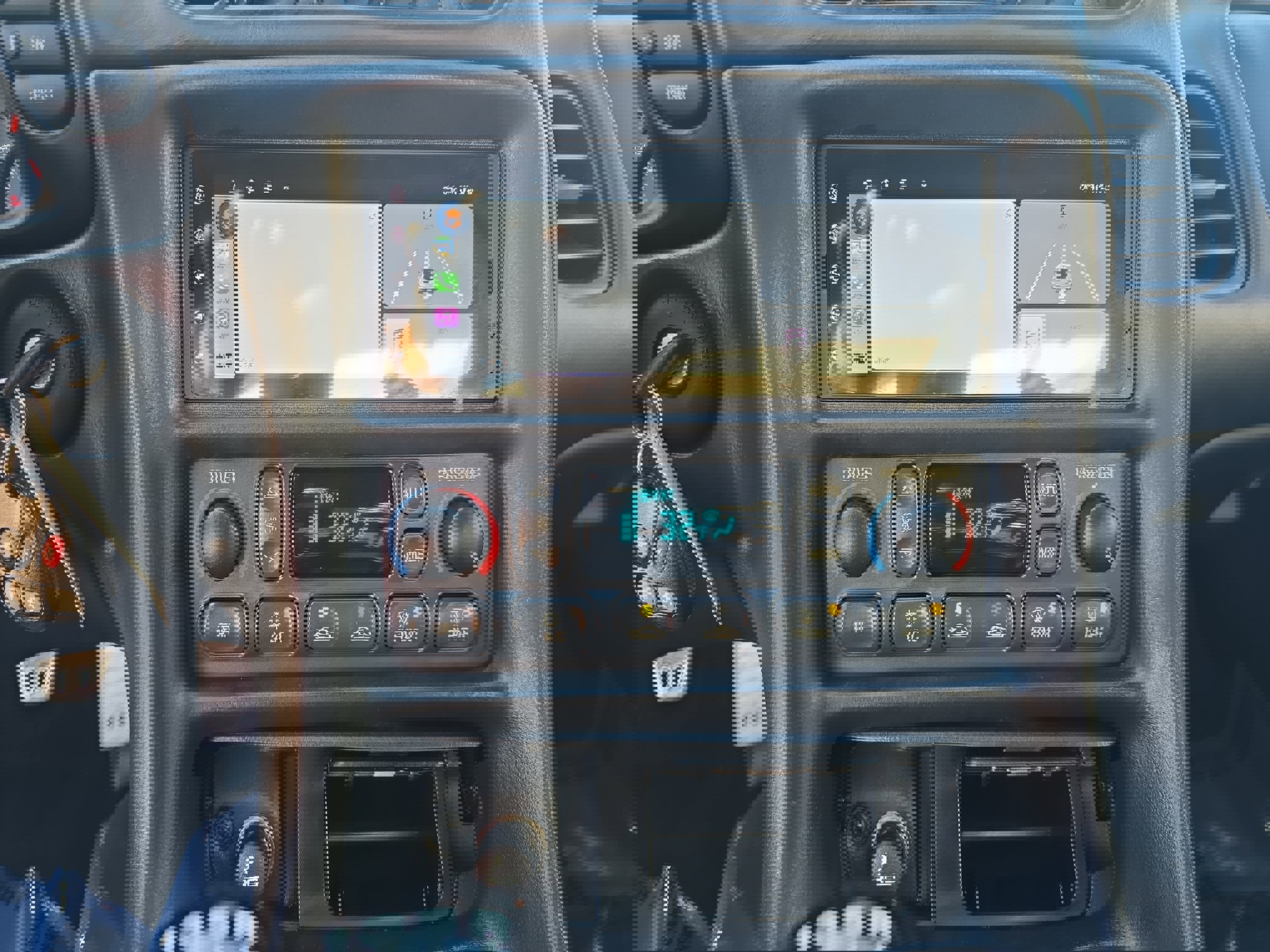 Used 2004 Chevrolet Corvette Convertible w/ Preferred Equipment Group image 24