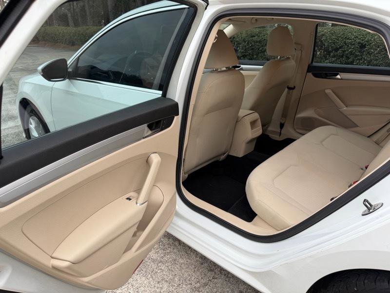 Used 2017 Volkswagen Passat 1.8T S image 21