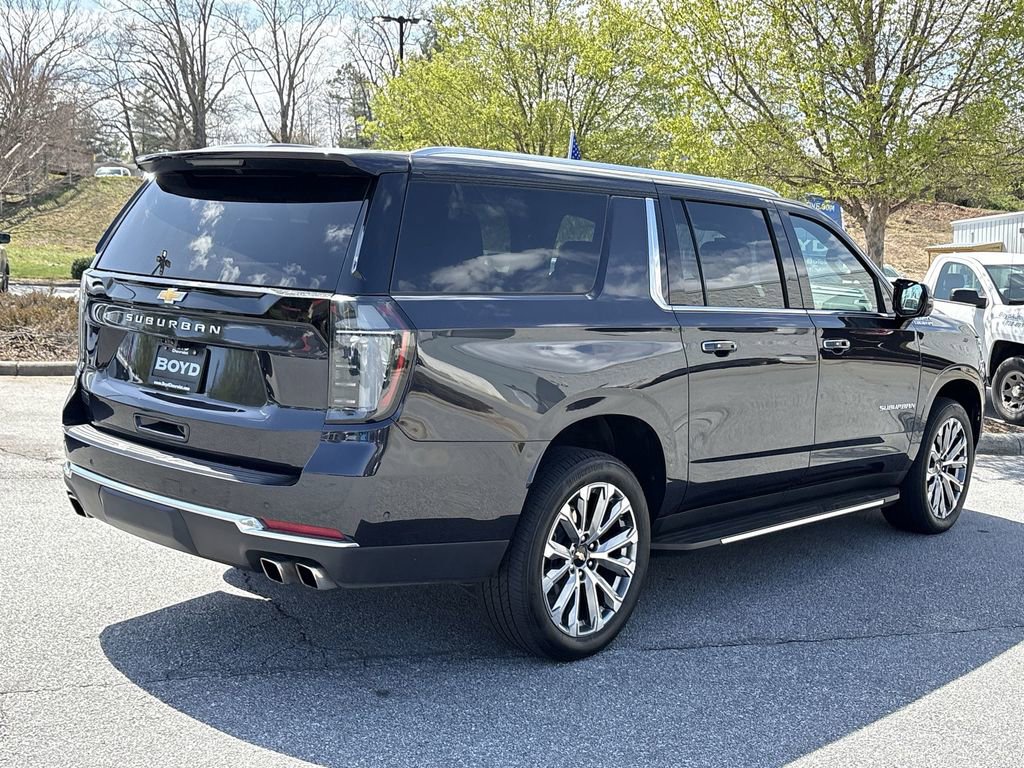 Used 2025 Chevrolet Suburban High Country w/ Sun And Tow Package AWD/4WD image 9