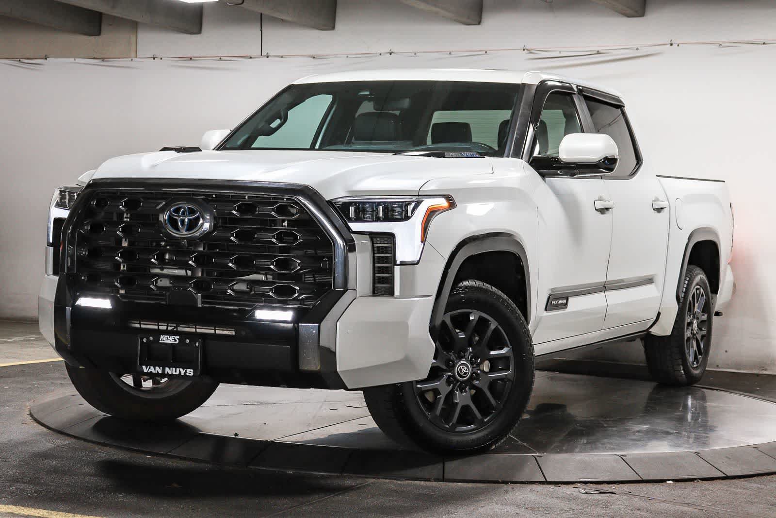 Used 2024 Toyota Tundra Platinum AWD/4WD image 1