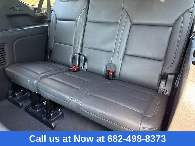 Used 2025 Chevrolet Suburban Z71 image 17